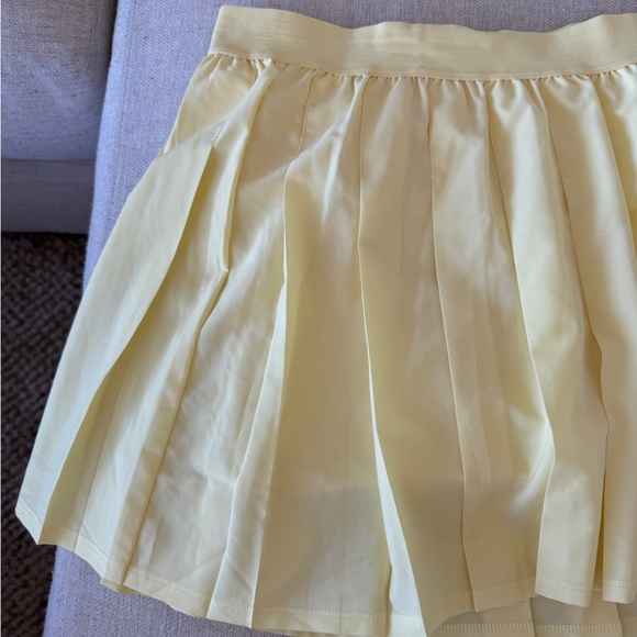 ALO Yoga Yellow Mini Skirt - Picture 4 of 7